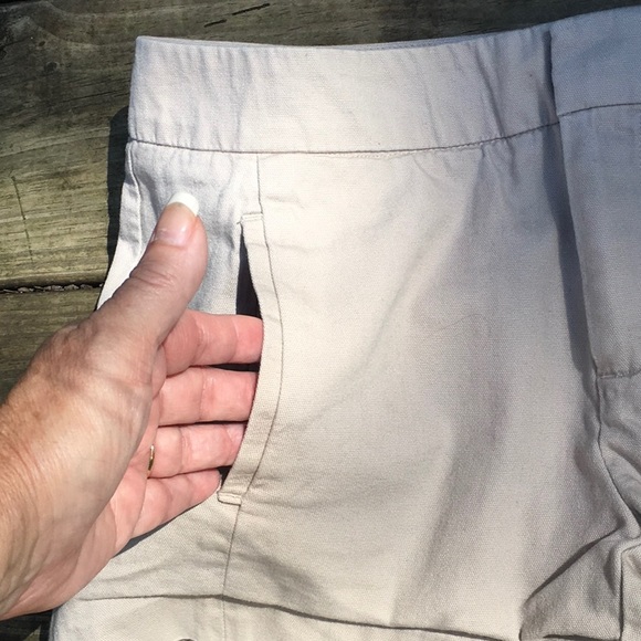 Gap Linen like All Cotton Khaki Tan Cream Shorts 2 - Picture 3 of 5